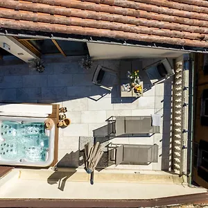 https://crocus-apartments.it-lombardy.com